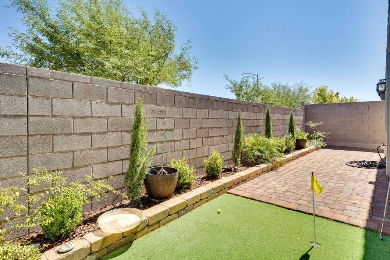 Home With Putting Green About 11 Mi To Las Vegas Strip Exterior photo